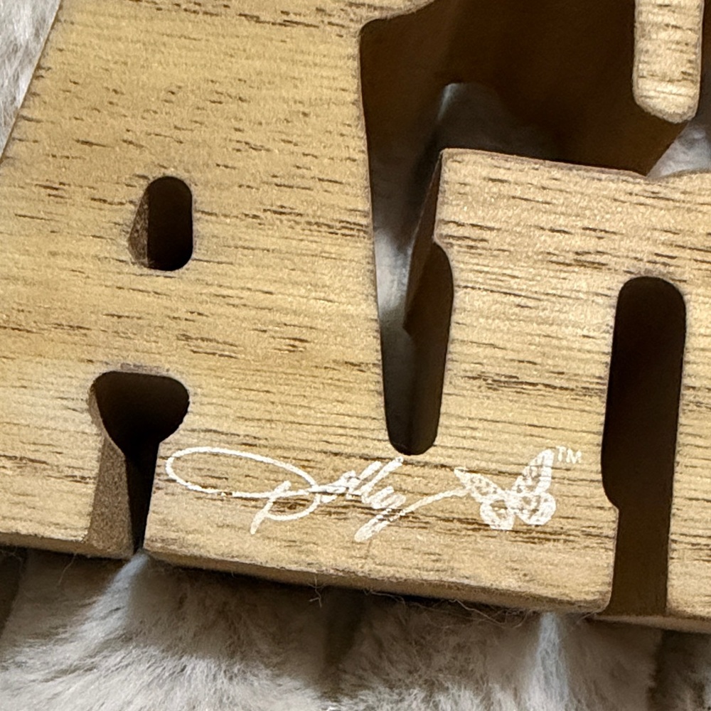 Dolly Parton “Cup of Ambition” Wooden Sign - Picture 3 of 5